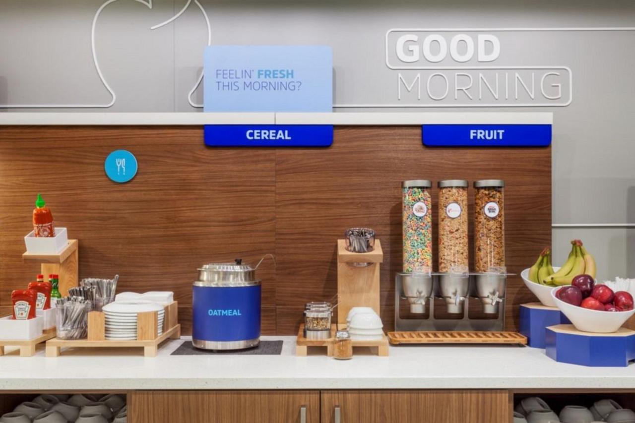 Holiday Inn Express & Suites - Springdale - Fayetteville Area Ngoại thất bức ảnh