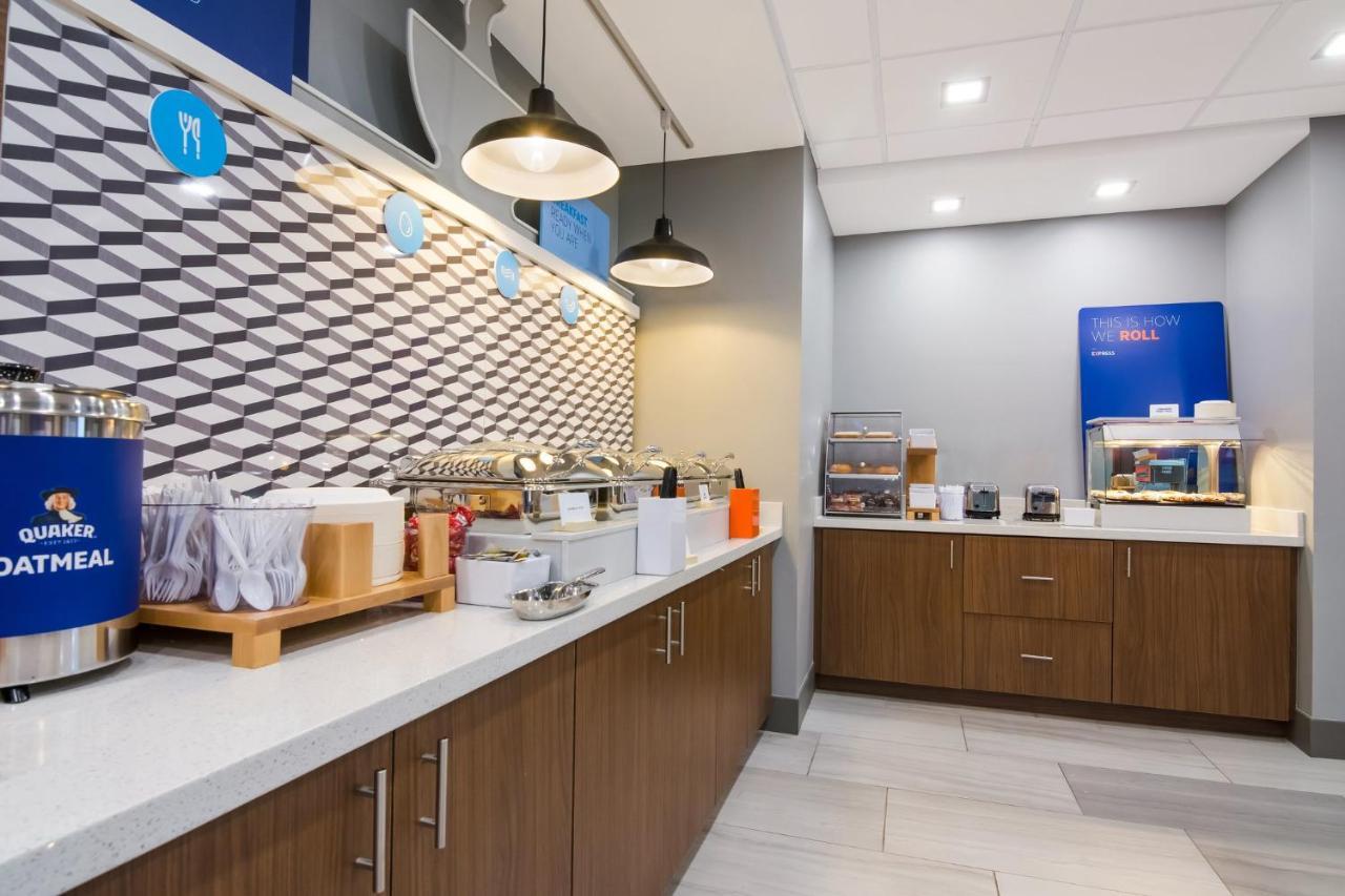 Holiday Inn Express & Suites - Springdale - Fayetteville Area Ngoại thất bức ảnh