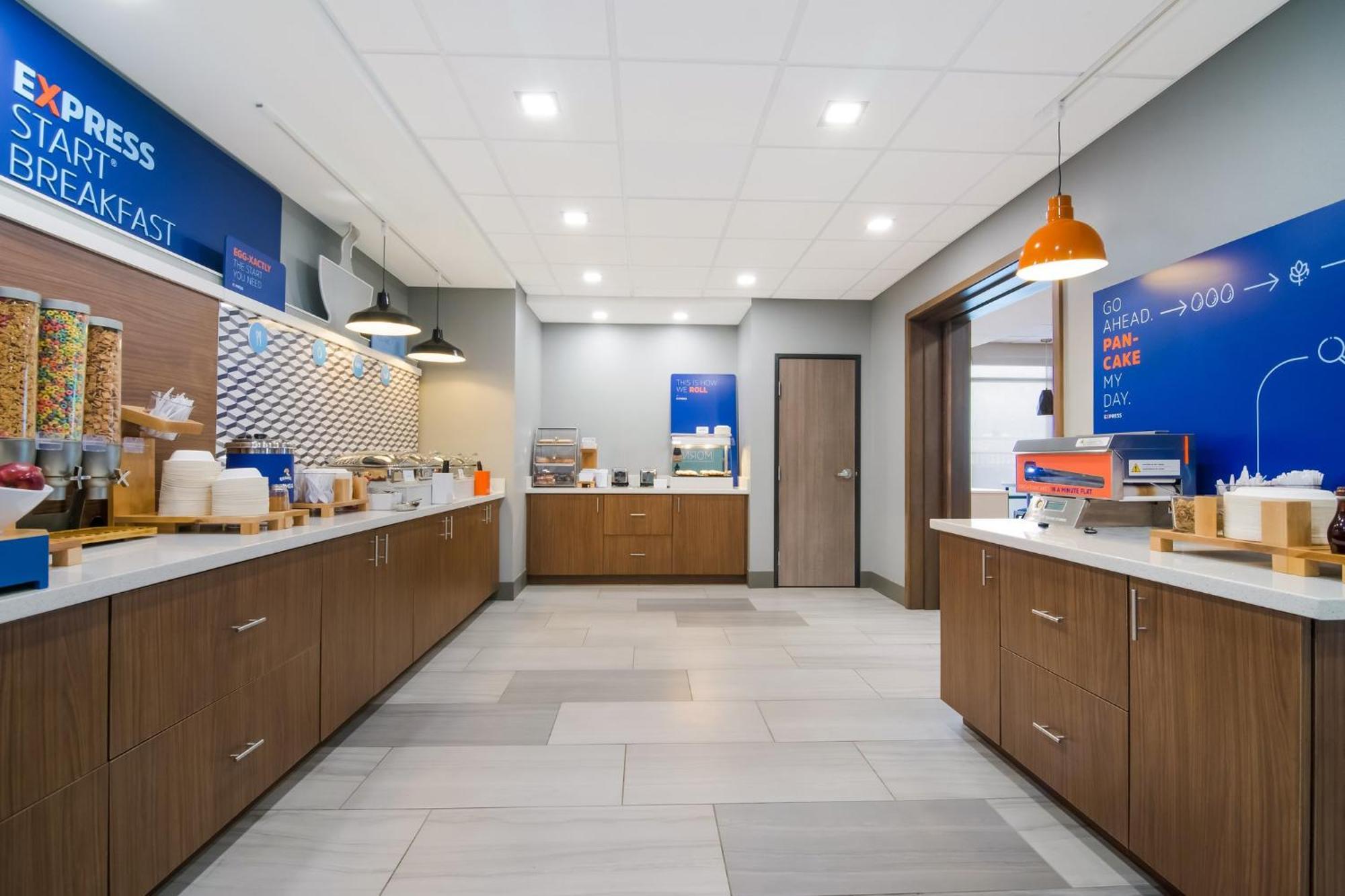 Holiday Inn Express & Suites - Springdale - Fayetteville Area Ngoại thất bức ảnh